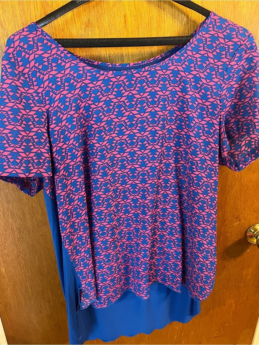 Women’s Pink & Blue Geometric Short Sleeve Tee by